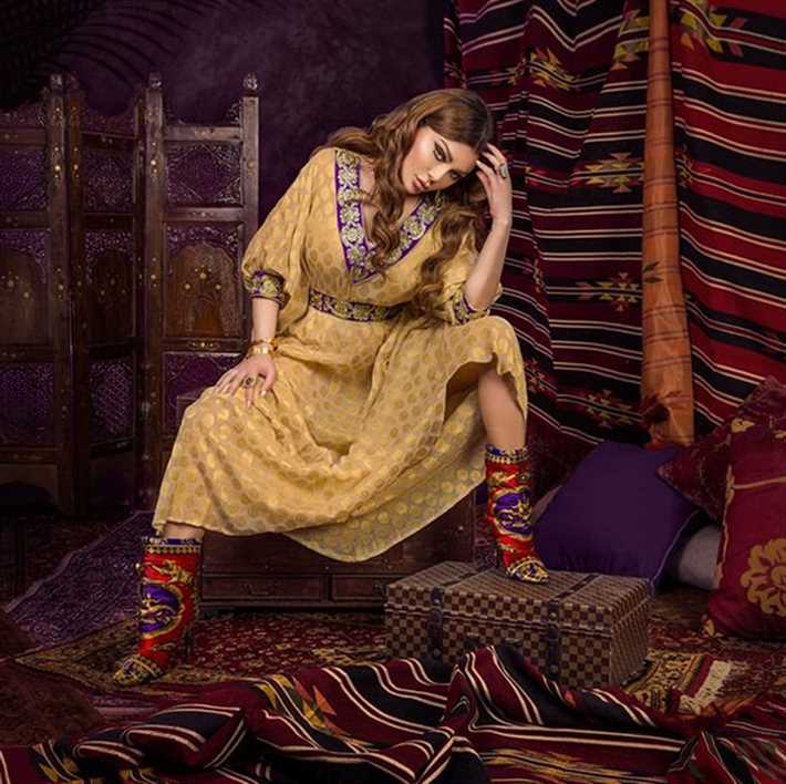 صور نجمات الفن والغناء العربي بالعباية في رمضان 2020