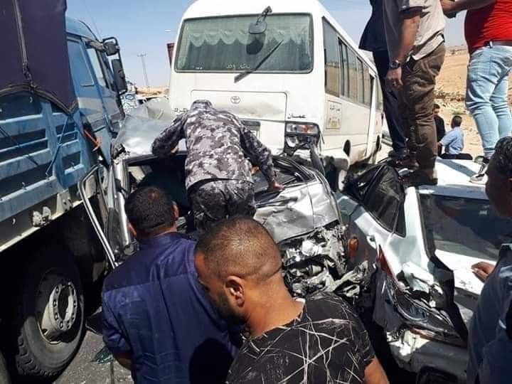 بالصور حادث سير مرعب في منطقة ضبعة على الطريق الصحراوي