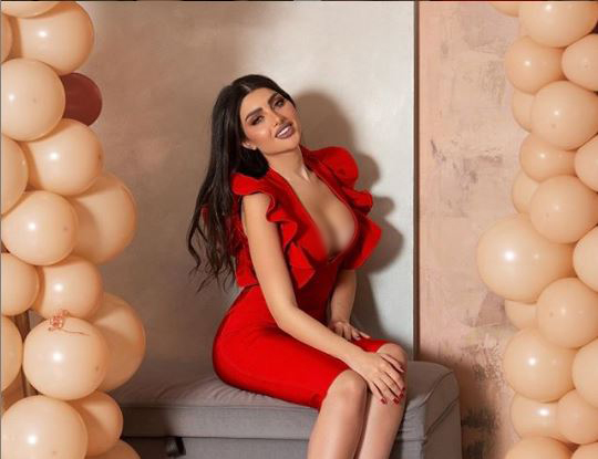 صور سارة الحاج بفستان أحمر قصير 2020