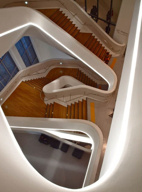 بالصور شاهد أجمل السلالم في العالم 2020