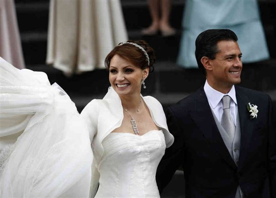 صور حفل زفاف الممثلة المكسيكية أنجليكا ريفيرا 2013 - صور حفل زفاف أنجليكا ريفيرا وأنريكي بينا نيتو 2013 - صور أنجليكا ريفيرا بفستان العروس 2013
