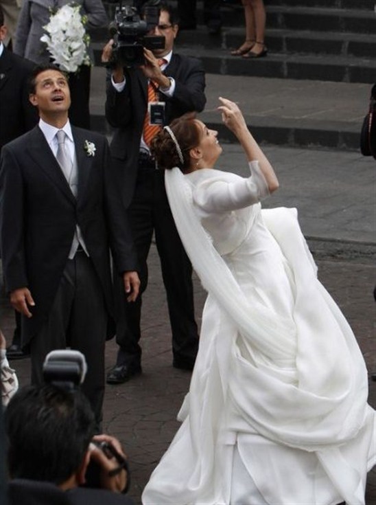 صور زفاف الممثلة المكسيكية أنجليكا ريفيرا من الرئيس المكسيكي أنريكي بينا نيتو 2013