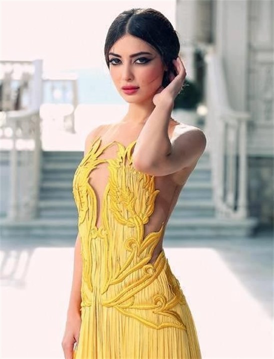 صور الممثلة التركية ملك ابيك يالوفا المعروفة ايزابيل بمكياج وفساتين جميلة