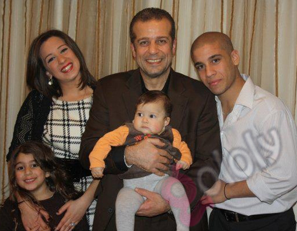 صورة عائلية لشريف منير - صور شريف منير مع عائلته
