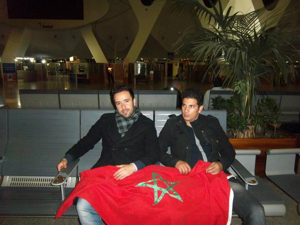 صور اصحاب مراد في استقباله في مطار مراكش برنامج ذا فويس 2013