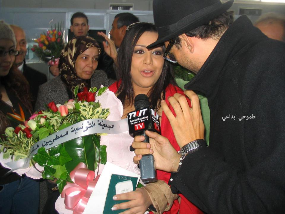 صور جديدة من استقبال يسرى محنوش في مطار تونس برنامج ذا فويس