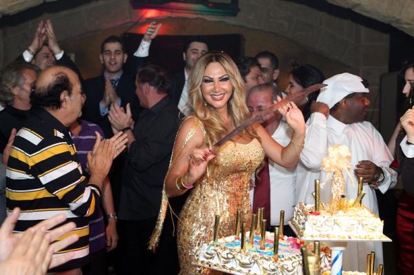صور عيد ميلاد نجوى سلطان 2013 بدبى - نجوى سلطان تحتفل بعيد ميلادها مع حسن حسني 2013