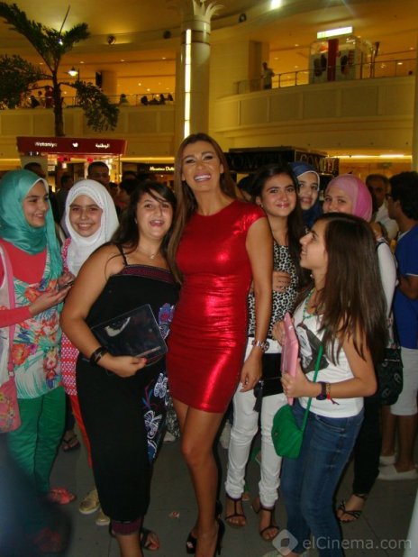 صور الاعلامية نادين الراسى 2012 - صور نادين الراسى في الكويت 2012