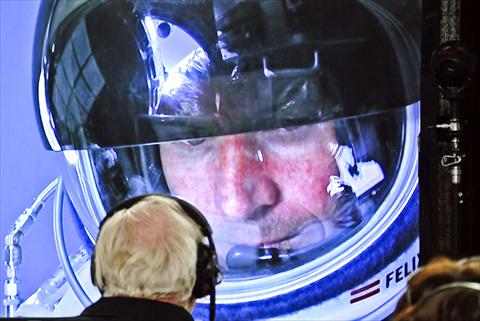 صور قفزة فيلكس الاحد 14/10/2012 - بالصور تغطية كاملة لقفزة فيلكس 14/10/2012 - شاهد فيلكس وهو يقفز من الفضاء للارض