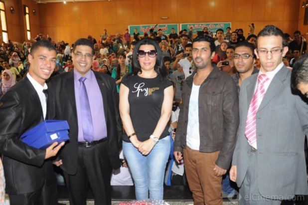 صور تكريم عبير صبري ومحمد سامي في كلية تجارة عين شمس 2012