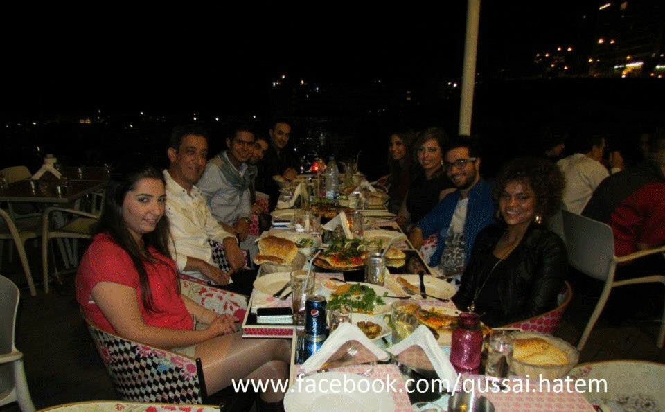 صور صابر الرباعي وفريقة في مطعم في بيروت برنامج ذا فويس 2012