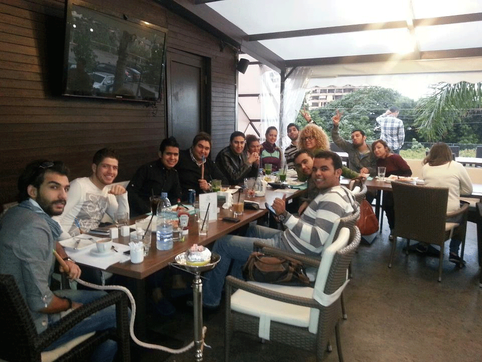 صور مشتركيين برنامج احلى صوت في مطعم بجونية في لبنان 2012