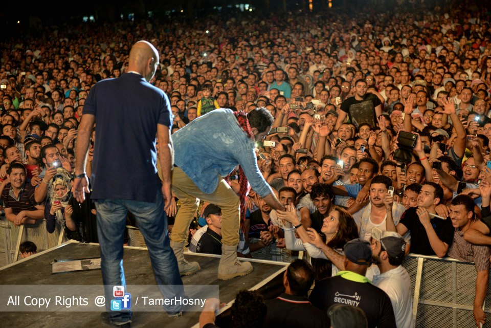 صور حفلة تامر حسنى بالامارات - بالصور حفلة تامر حسني في الامارات