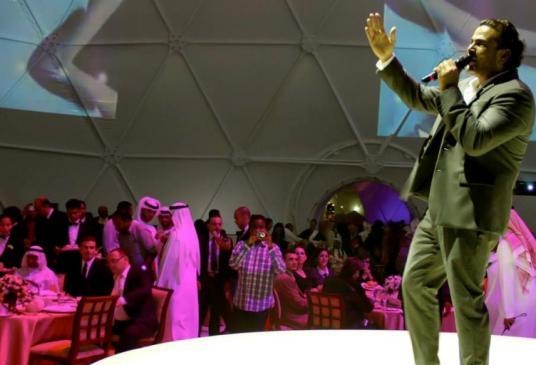صور عمرو دياب و ديفيد بيكهام حفل خاص بفندق قصر الإمارات في إمارة أبو ظبي