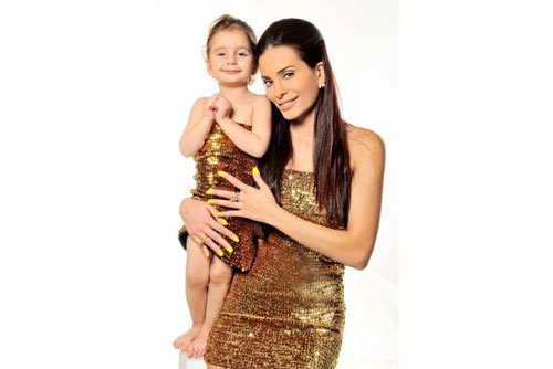 صور دومينيك حوراني مع ابنتها الوحيدة - صور دومينيك حوراني 2013 - صور ابنة دومينيك حوراني الوحيدة