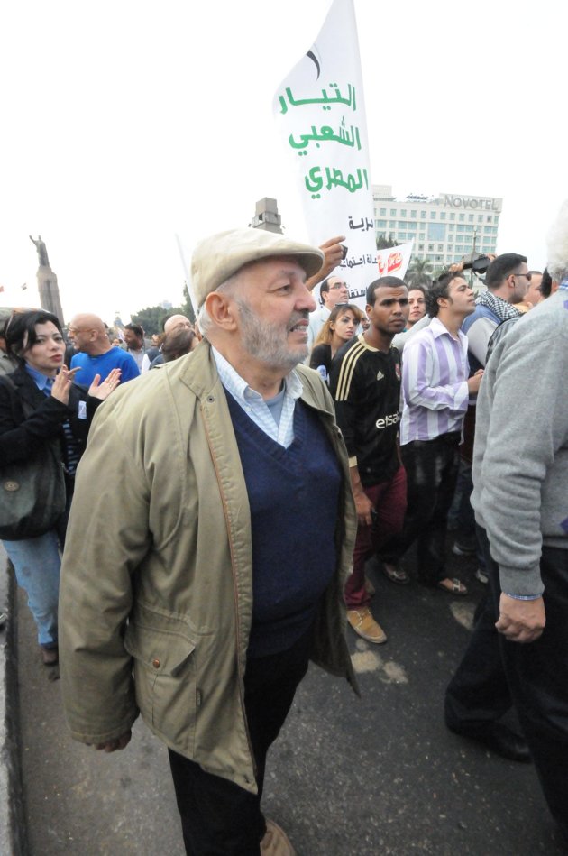 صور ليلى علوى و يسرا وحماقى و داليا البحيرى وزوجها فى ميدان التحرير