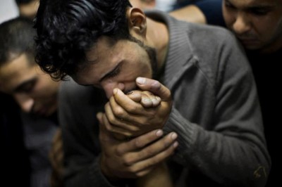 شاهد الصورة التي اختارتها مجلة تايم الامريكية كأقوى صورة في عام 2012 من غزة