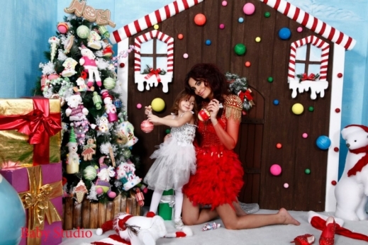 صور دومينيك حوراني مع ابنتها ديلارا 2013 - صور دومينيك حوراني مع ابنتها ديلارا في راس السنة 2013